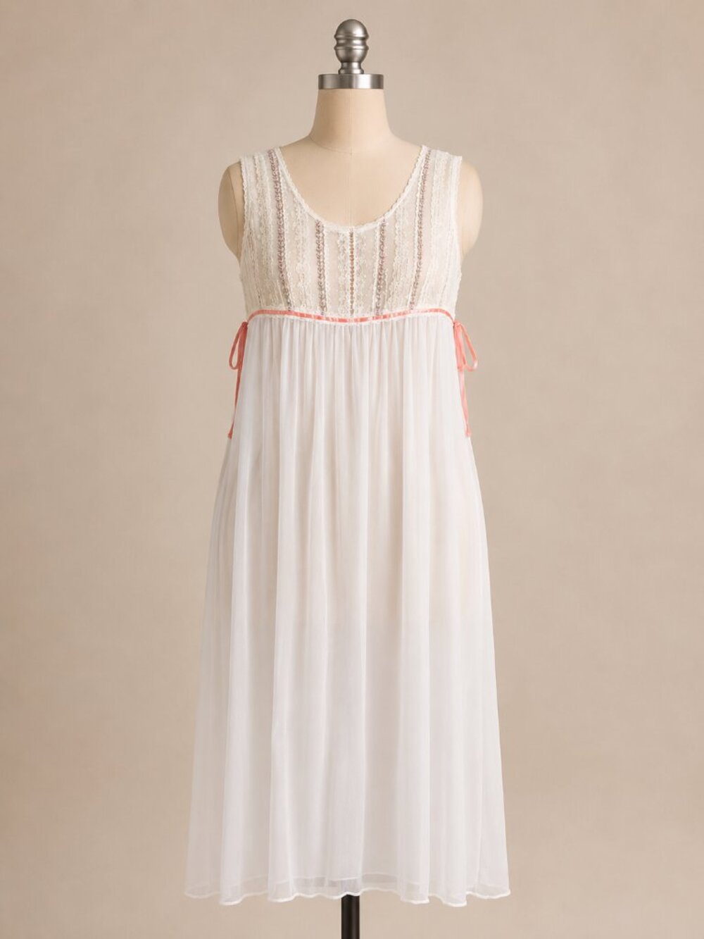 Vintage 1960s Hollywood Vassarette Munsingwear Lingerie Nightgown Floral Lace M